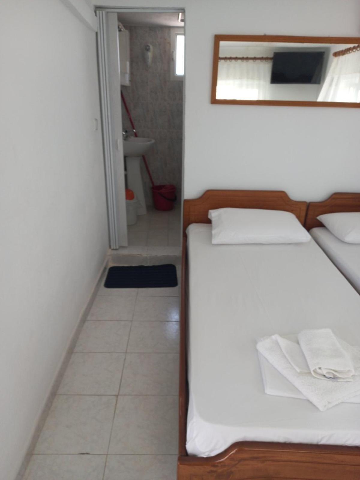 Studios Garifalia Đảo Amolianí Ngoại thất bức ảnh